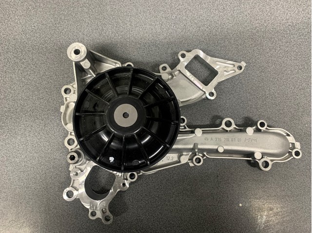 Помпа охолодження Mercedes A2762010701 ціна, від 94.89 USD