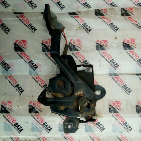 Купити 1068002002 Geely Замок капота