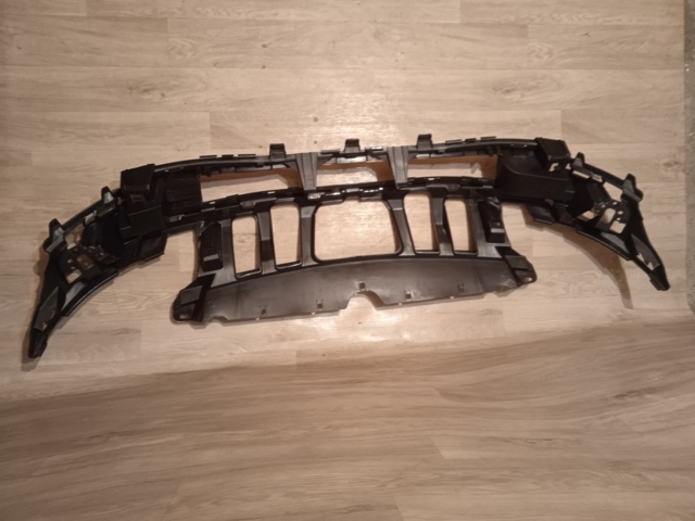 5792058 Polcar Балка бампера переднього