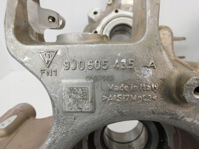 Кулак поворотний лівий Porsche 9J0505435A ціна, від 441.99 USD