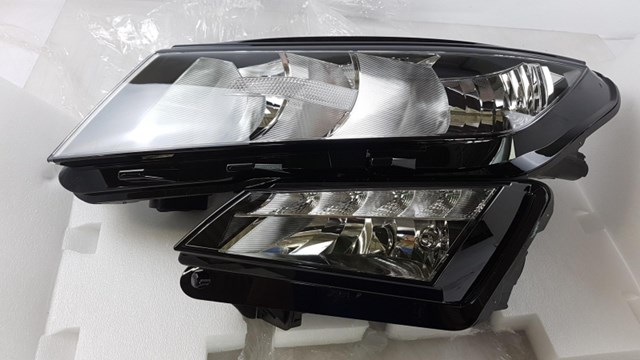 566941015 VAG Фара дальнього світла в зборі