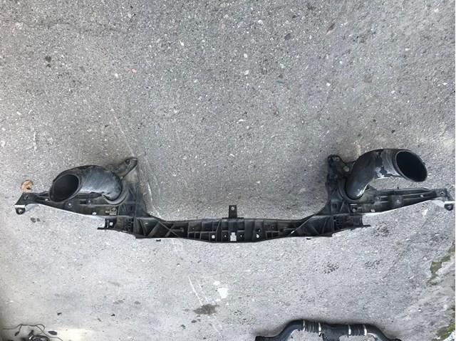 Рамка радіатора нижня VAG 7P5805931 ціна, від 72.17 USD