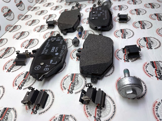 Купити A000420380564 Mercedes Задні колодки