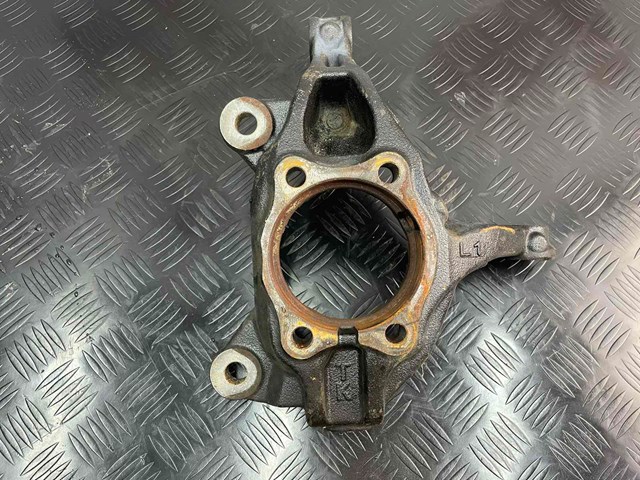 Цапфа передня ліва Mazda KN3L33031