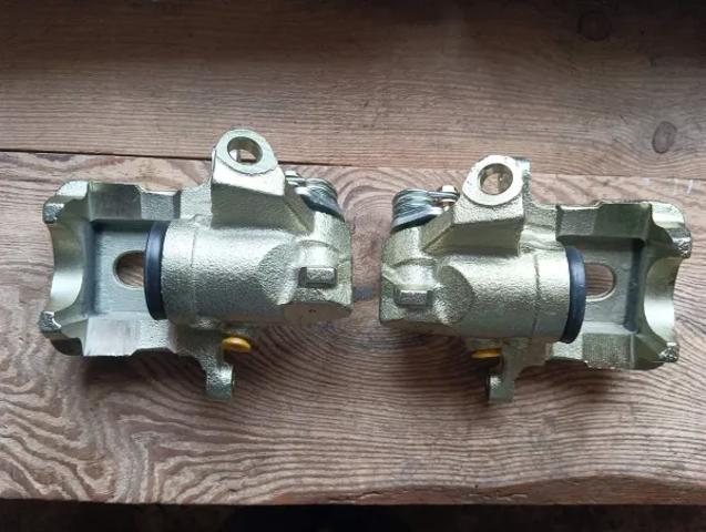 Супорт гальмівний задній правий Kemp 77642057 ціна, від 61.38 USD