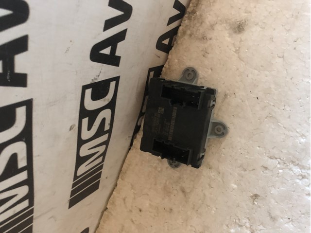 Купити LR117888 Land Rover 