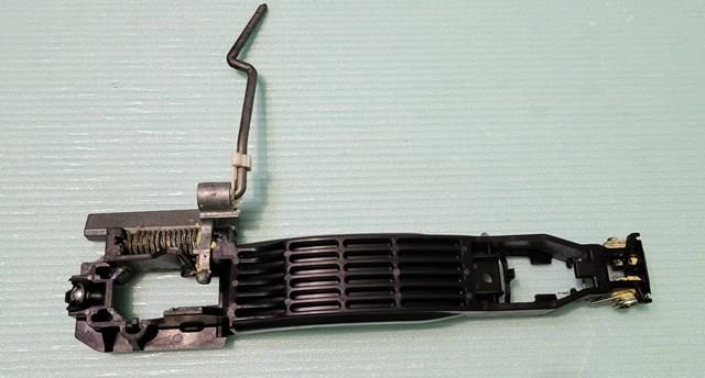 GHP95942XD Mazda Тримач зовнішньої ручки дверей, передньої лівої