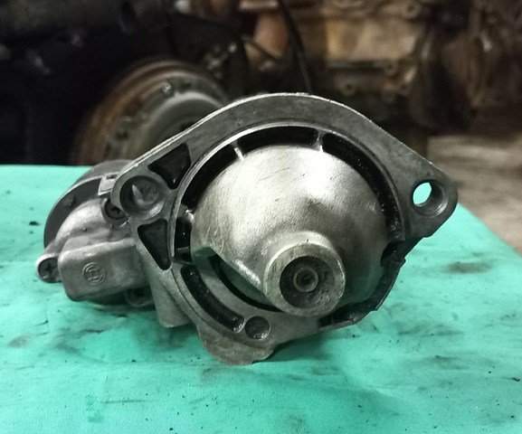 1005821478 Bosch Кришка стартера задня
