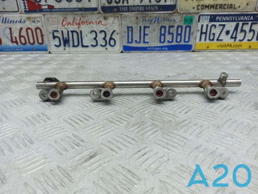 PY8V13150 Mazda Паливна рампа