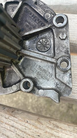 Помпа охолодження Volvo 31368420 ціна, від 44.34 USD