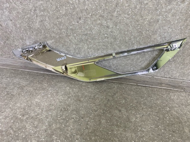 Купити 6407A274 Mitsubishi Молдинг переднього бампера, правий