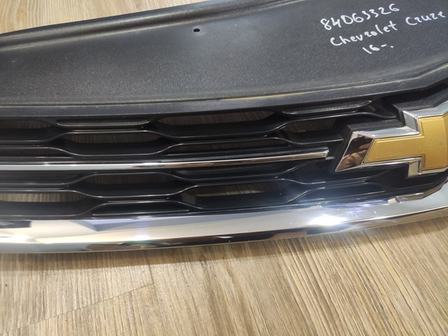 84063326 General Motors Решітка радіатора