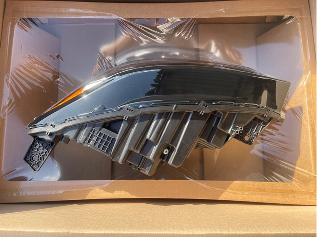 Фара Ford KT4Z13008BB