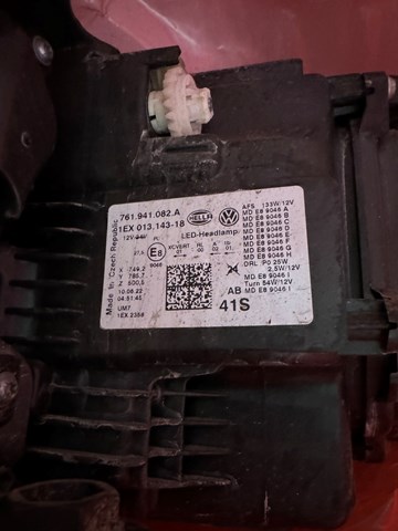 761941082A VAG Фара правая