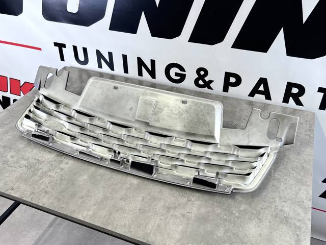 Решітка радіатора LR098747 Land Rover