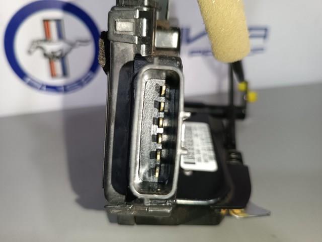 Замок передньої лівої двері 805013KA0B Nissan/Infiniti