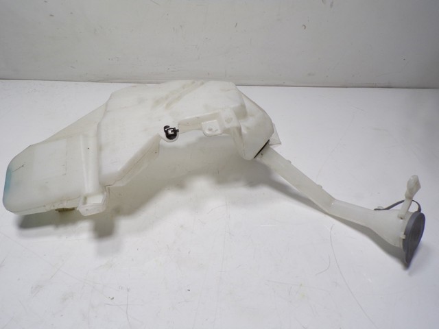 28910HV01A Nissan/Infiniti Бачок склоомивача