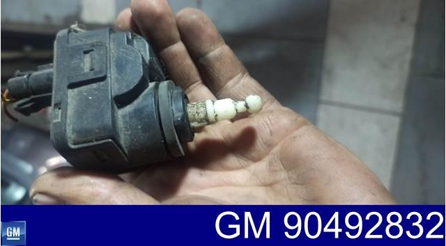 90492832 General Motors Двигун корректора фари