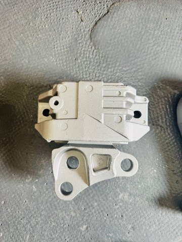 Подушка (опора) двигуна, ліва TQ55219 Tqparts