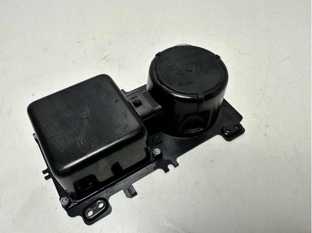 LR106967 Land Rover 