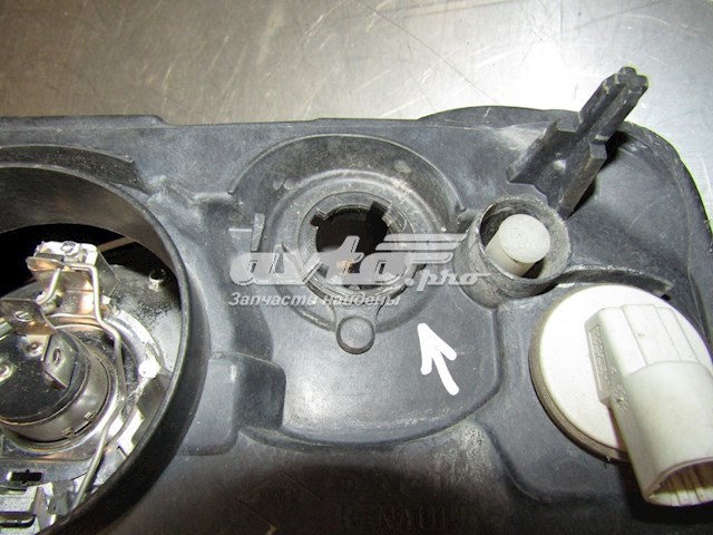 8200744754 Lada Основна фара - вставка
