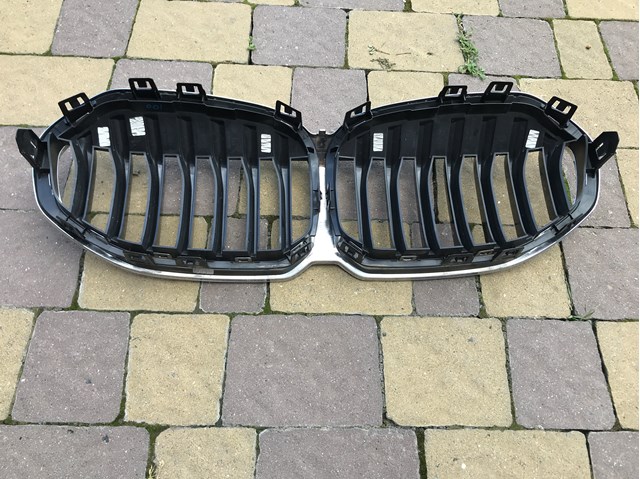 Облицювання радіатора BMW 51135A39367 ціна, від 88.25 USD