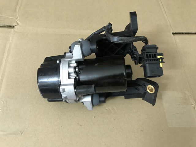 Насос вакуумний Mercedes A0004303500 ціна, від 157.73 USD