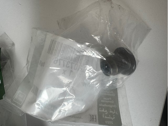 LR073776 Land Rover Маслоз'йомний ковпачок випускного клапана