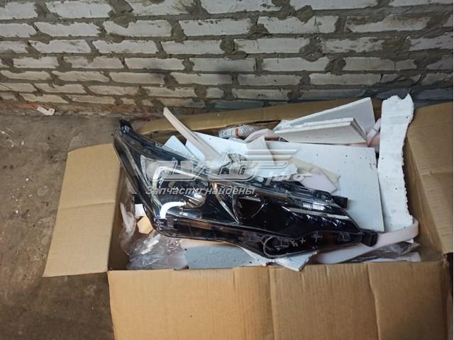 Купити 8111002L50 Toyota Права блок фара