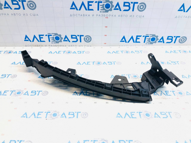 71140TRTA01 Honda Кріплення бампера переднього