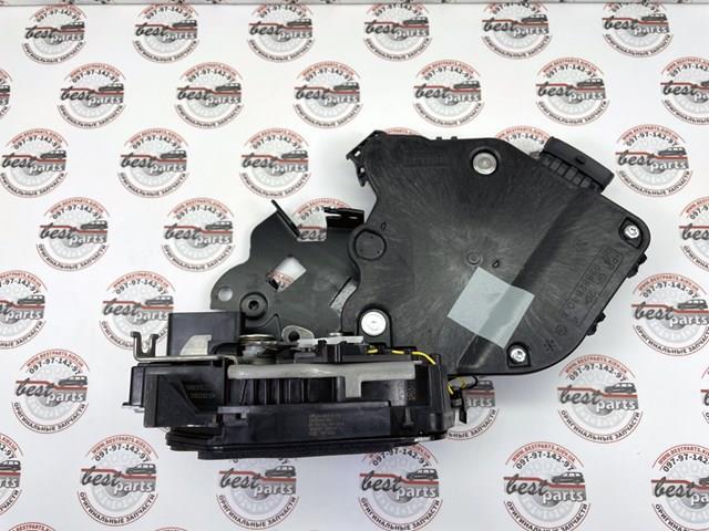 Замок задньої дверї, правої LR063628 Land Rover