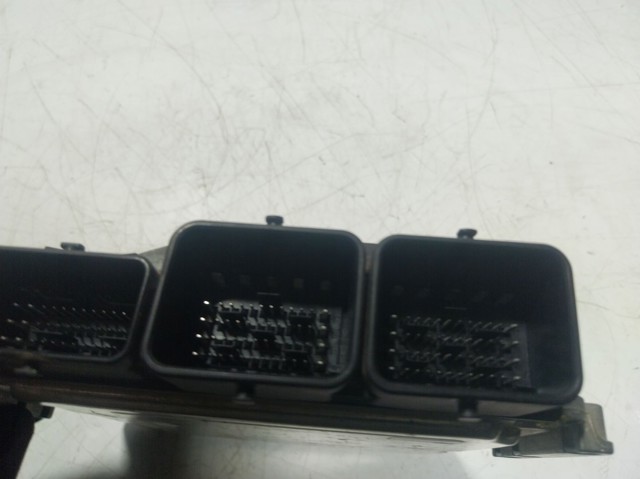  Land Rover LR028410