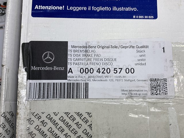 A0004205700 Mercedes Передні гальмівні колодки