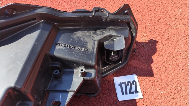 81110F6010 Toyota Фара правая