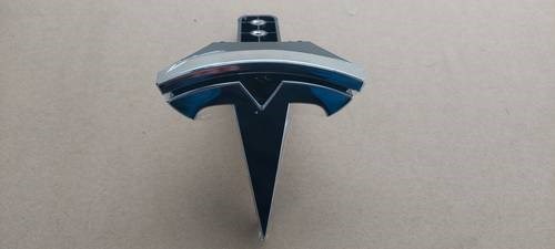 Емблема решітки радіатора 104788400D Tesla Motors