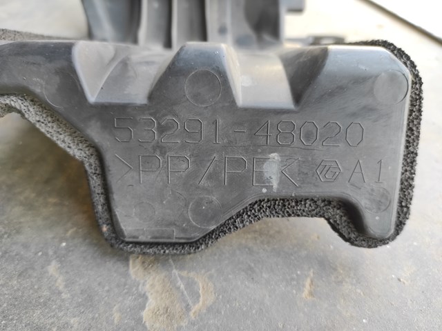 5329148020 Toyota Повітропровід (дефлектор) радіатора, правий