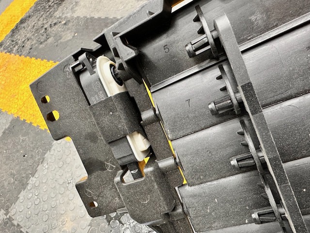 Купити LR184635 Land Rover 