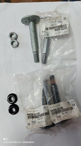Болт переднього важеля, нижнього 542202J000 Hyundai/Kia