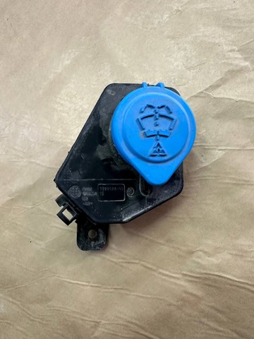 7399028 BMW Горловина бачка омивача