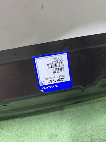 Купити 32384267 Volvo Задня ляда