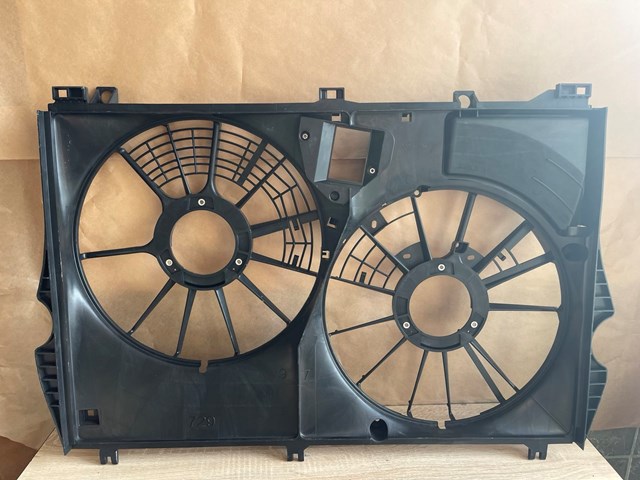  Дифузор (кожух) радіатора охолодження Lexus RX 