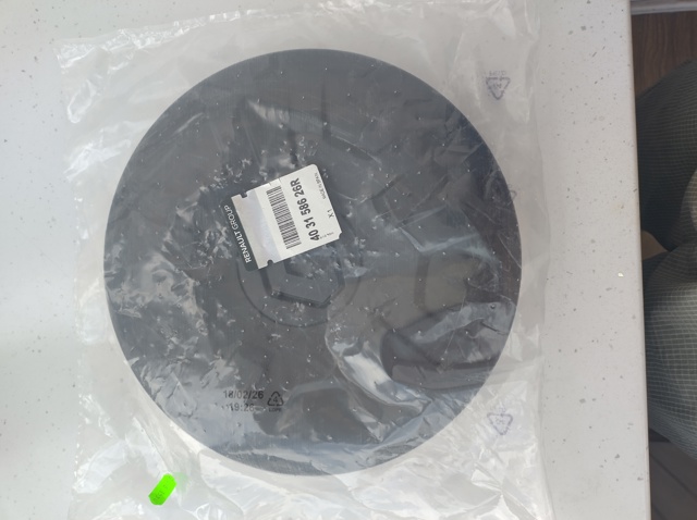 Купити 403158626R Renault (RVI) Автомобільні ковпаки