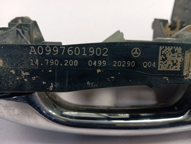 A0997601902 Mercedes Тримач зовнішньої ручки дверей, передньої лівої