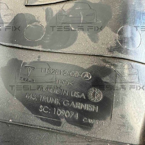 Обшивка кришки багажника Tesla 113281200A ціна, від 15.20 USD