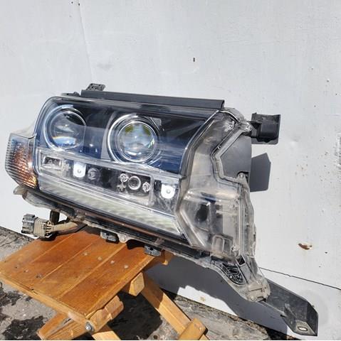 8110560P40 Toyota Основна фара - вставка