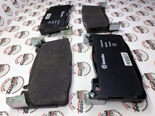 Передні тормозні колодки A0004205700 Mercedes