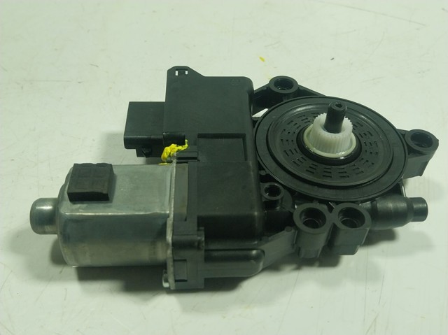 Купити 82450AT100 Hyundai/Kia Двигун склопідіймача двері передньої, лівої