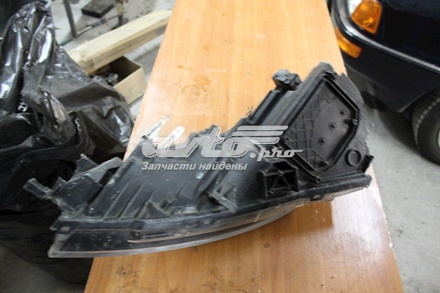 Фара правая Mazda GS7T51031S ціна, від 140.61 USD