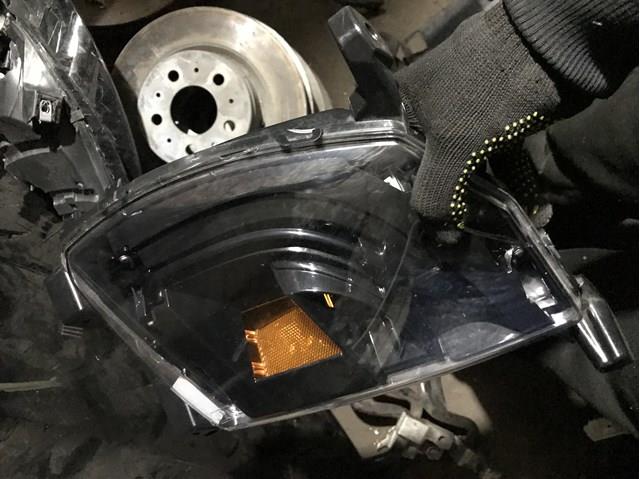 100599500D Tesla Протитуманка ліва