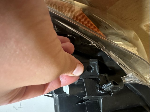 Купити KL2J51030 Mazda Права блок фара